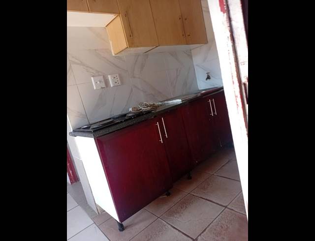 9 BEDROOM HOUSE FOR SALE IN OLIEVENHOUTBOSCH